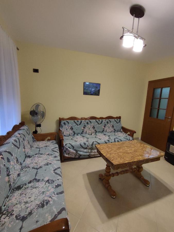 Flat White Appartement Krujë Buitenkant foto